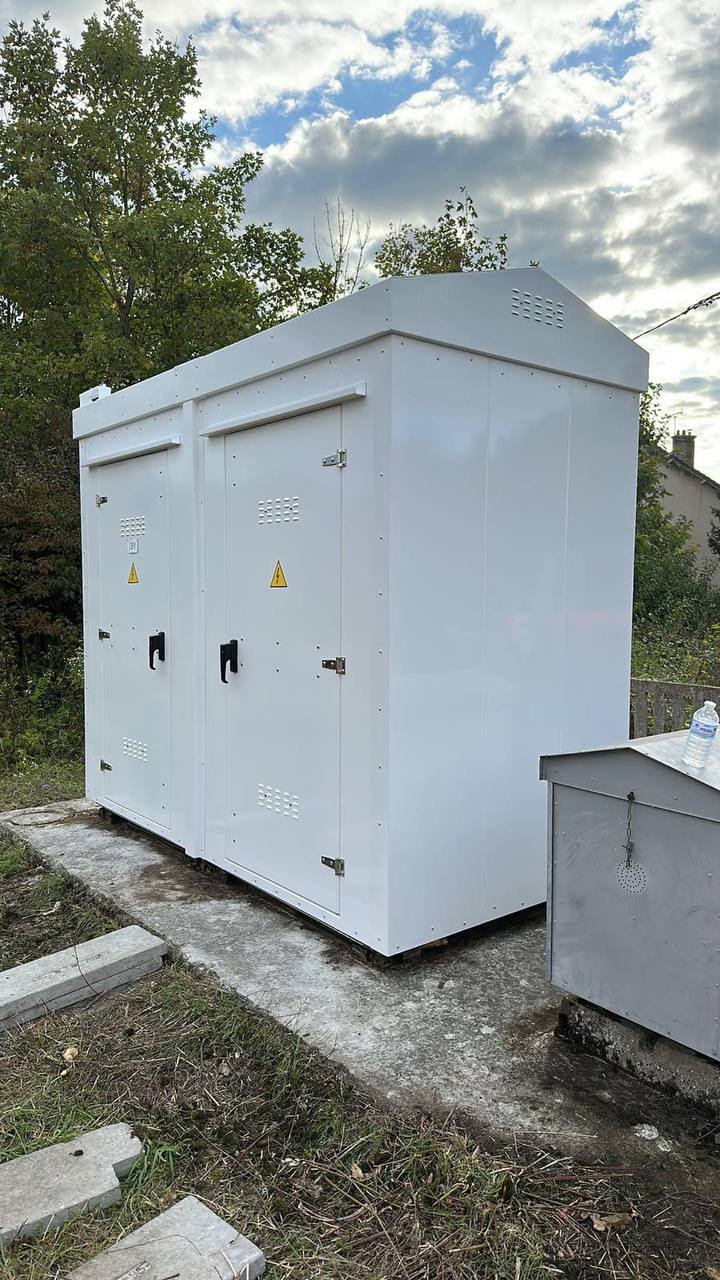 SafeBox RT double cabinet on a concrete base